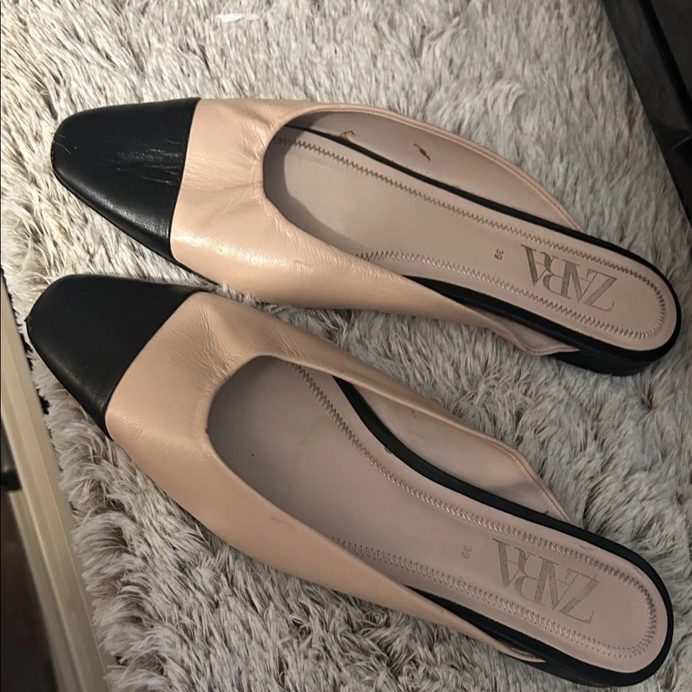 Zara Women's Black and Tan Loafers - Picture 1 of 3